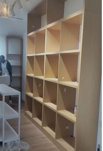 Cubby shelving unit